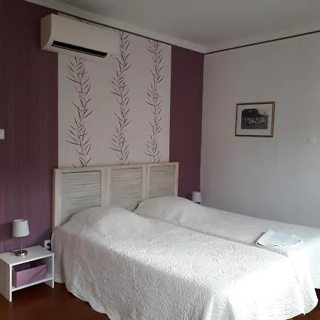 Bed & Breakfast Maison De Malbrouck Merschweiller