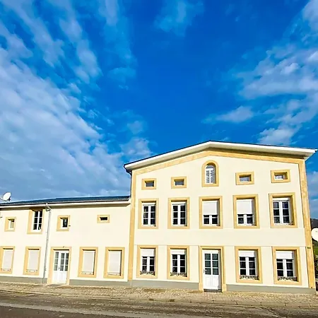 Maison De Malbrouck Bed & Breakfast 3*